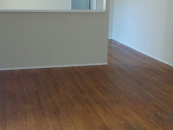 5th image of 308 Raymondale Dr APT 3