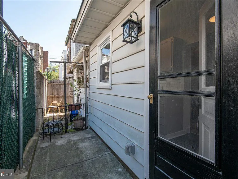 623 Miller St — Photo 18