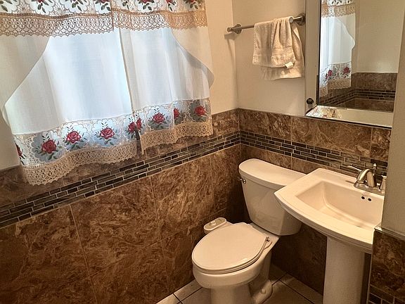 4th image of 5419 Heritage Ct