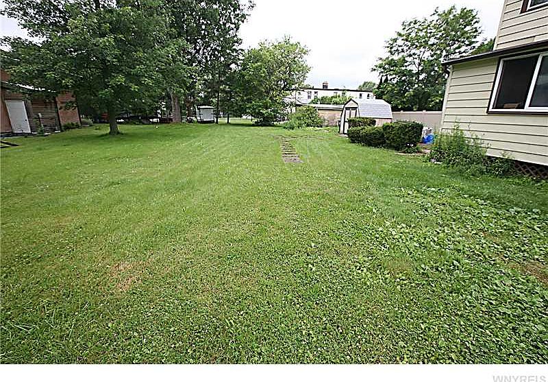 2nd image of 182 Calumet St