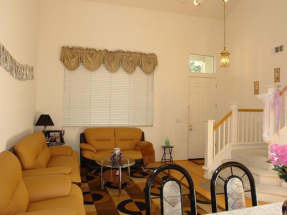 5th image of 3704 Greymont Dr