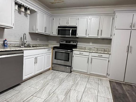 5th image of 444 Woodward Rd APT 4