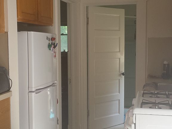 3rd image of 724 Arch St APT 3