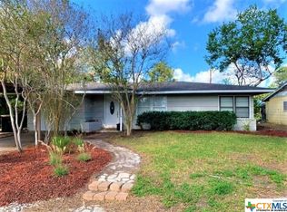 1710 E Walnut Ave, Victoria, TX 77901