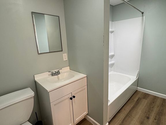 4th image of 101 Bradford Ave #2