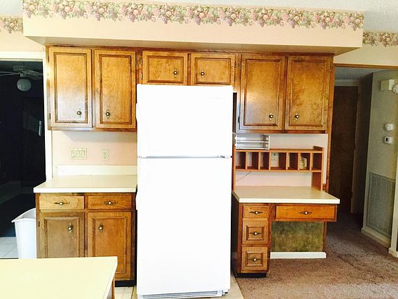 4th image of 1298 Leaside Ln