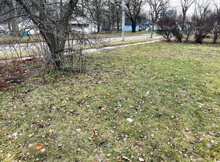 221 Lester Ave, Dowagiac, MI 49047