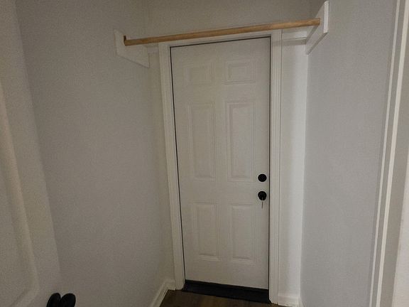 5th image of 404 Camille St