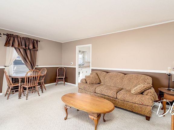 5th image of 807 Buena Vista Ct