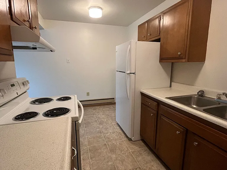 410 4th Ave NE #8 — Photo 3