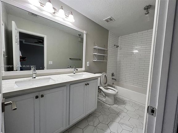 5th image of 5964 Royal Way #5964