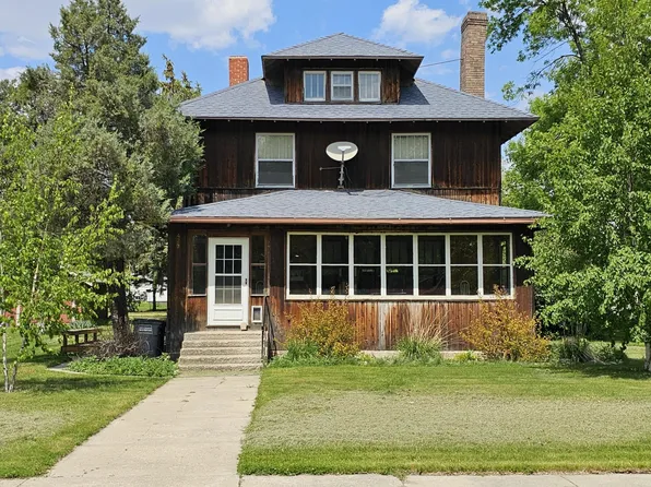 429 Main St, Ellendale, ND 58436