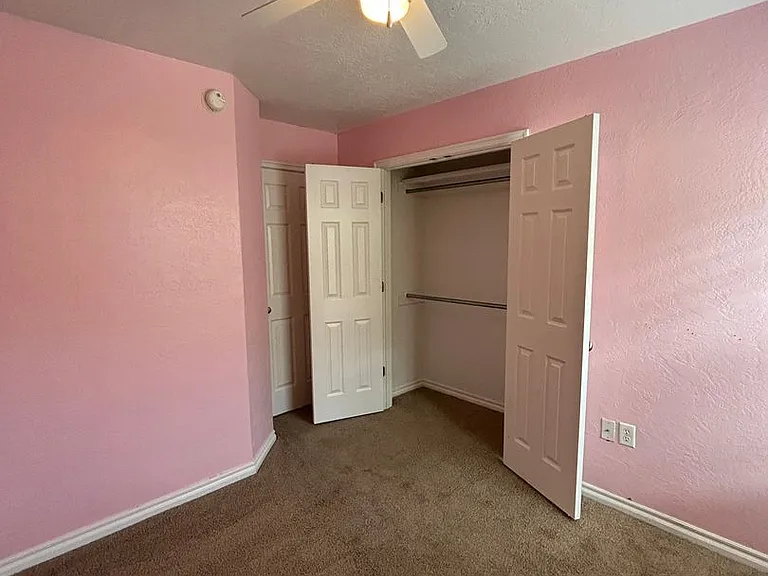 211 NW Cherry Ave — Photo 14