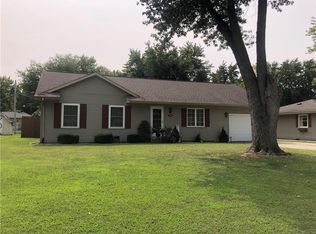 367 W 11th St, Neoga, IL 62447