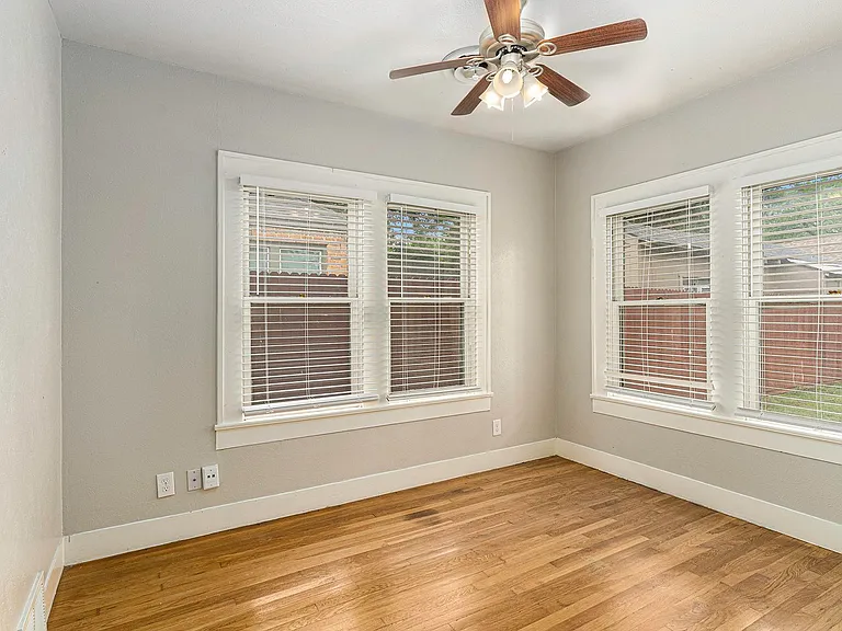 3233 Odessa Ave — Photo 18
