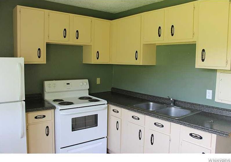 1st image of 13 Knox Dr