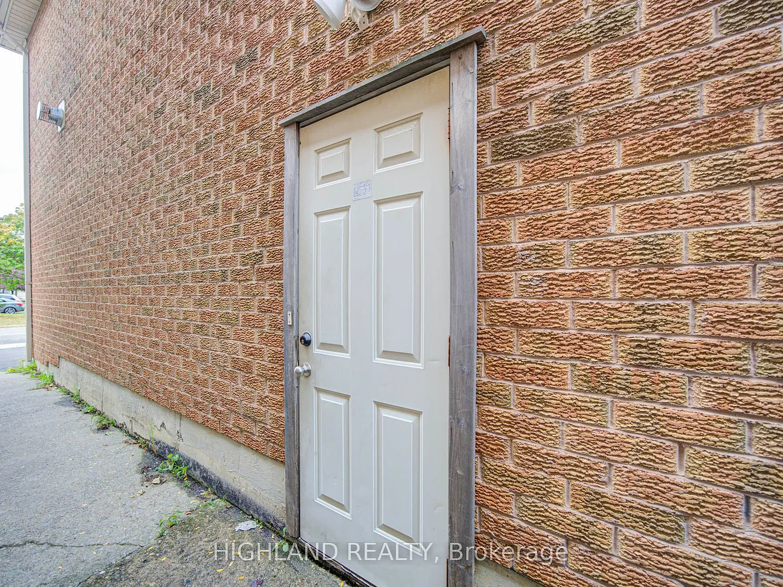 5327 Landsborough Ave — Photo 1