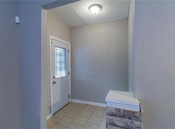 4th image of 347 Oakley Ave