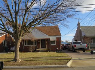23287 Clairwood St, Saint Clair Shores, MI 48080