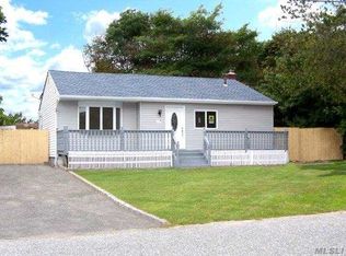 208 Grand Blvd, Brentwood, NY 11717