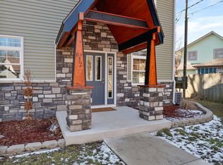 637 Holton Rd, La Porte, IN 46350