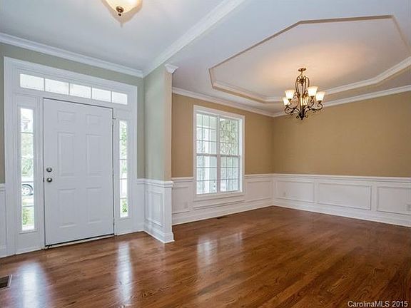 3rd image of 1013 Clark Hill Dr