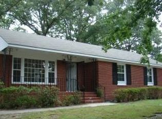 907 N Hill Rd, Fayetteville, NC 28303