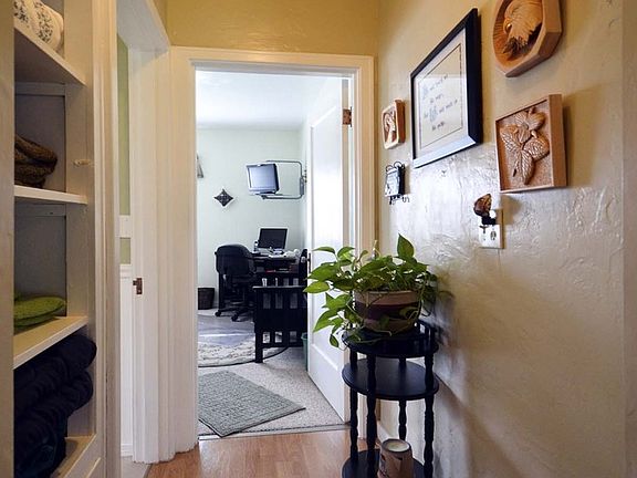 5th image of 209 SE 6th St APT A