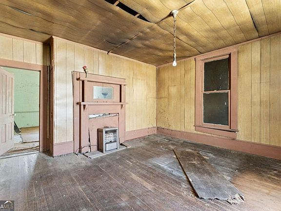 5th image of 2001 Broad St