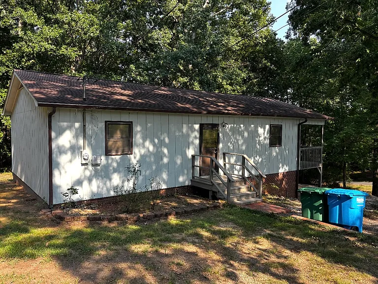 1104 W Oakwood Ave — Photo 4