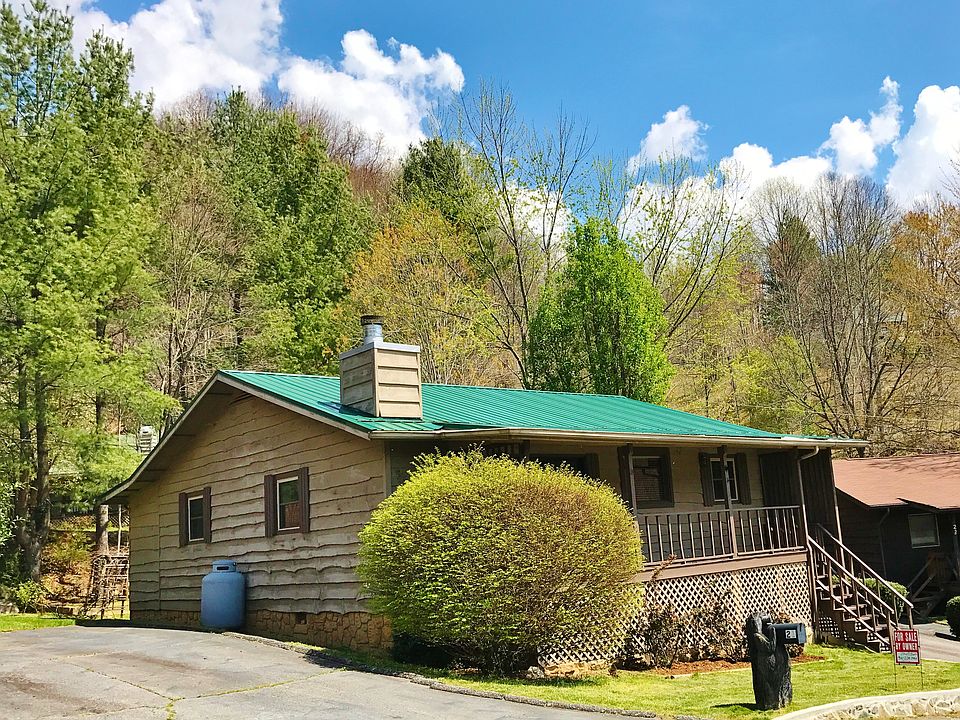 1st image of 21 Crystalwood Ln