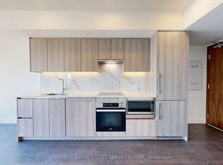 1 Concord Cityplace Way #4201, Toronto, ON M5V 3V4