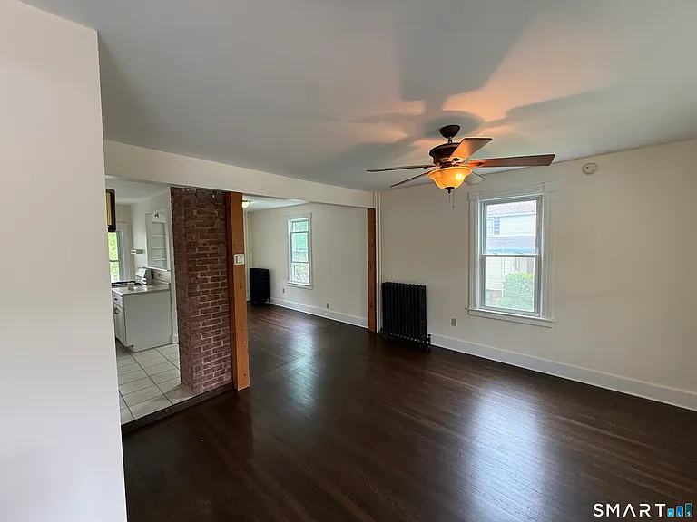 131 Eastern Dr — Photo 4