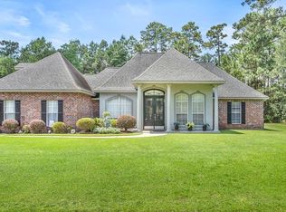 4060 Willow Ln, Madisonville, LA 70447
