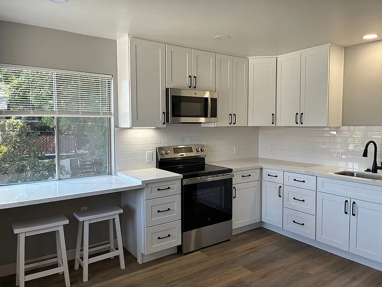 828 D St — Photo 17