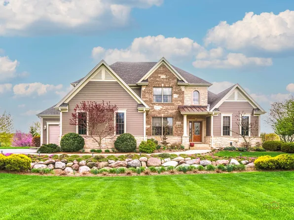 26384 N Pennway Cir, Wauconda, IL 60084