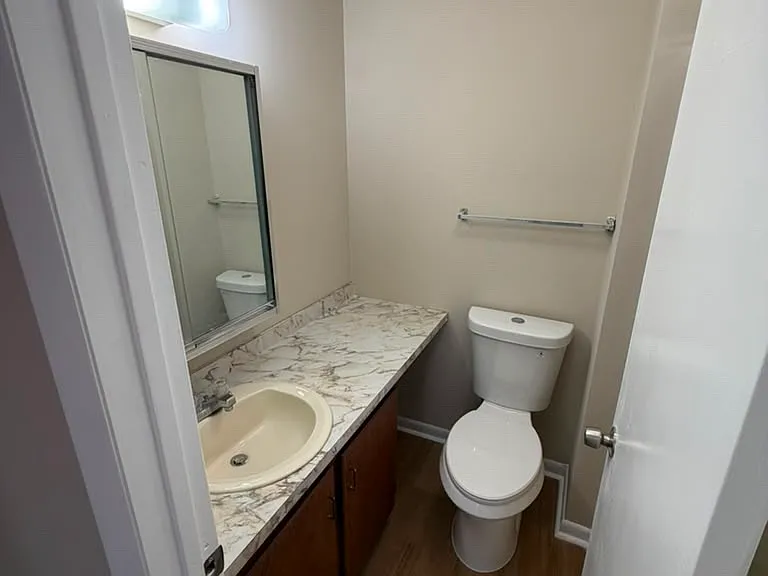 106 Kelly Cv #B — Photo 23