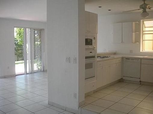 4th image of 21399 Marina Cove Cir APT 19