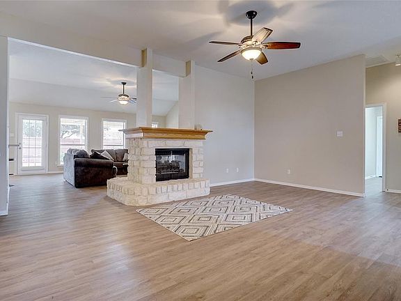 4th image of 817 Oak Ct