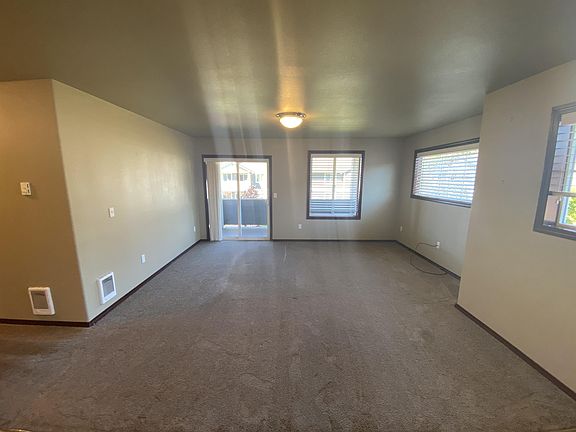 4th image of 14702 50th Dr NE Unit 202