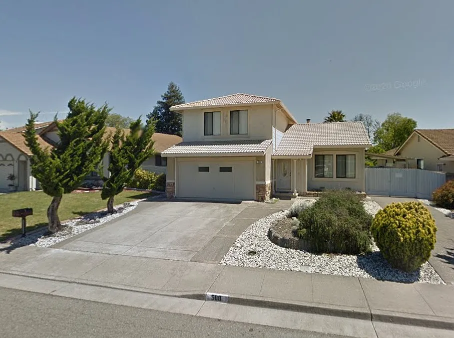 568 Acadia Dr — Photo 1
