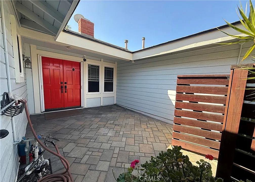 4 bed, 2541 sqft, $5,750 — Photo 4