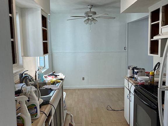 2nd image of 772 James Ave #C