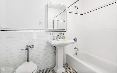 Rented by Manhattan Realty Group