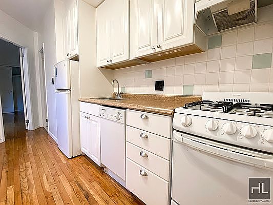 5th image of 329 E 88th St APT 5W