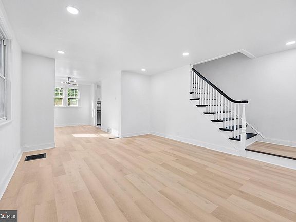 3rd image of 921 Pitman Ave