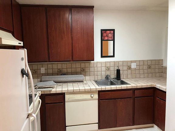5th image of 1055 N Capitol Ave APT 62