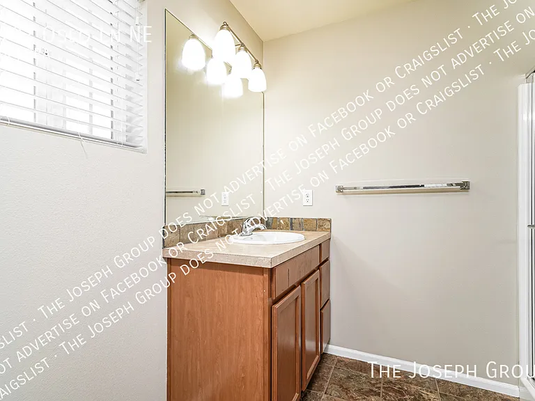 8707 Oslo Ln NE — Photo 11
