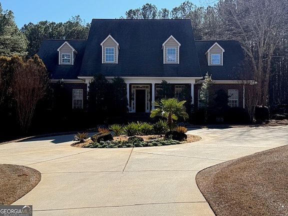 2nd image of 380 Peachbelt Rd