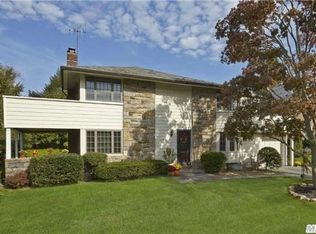 123 Payne Whitney Ln, Manhasset, NY 11030